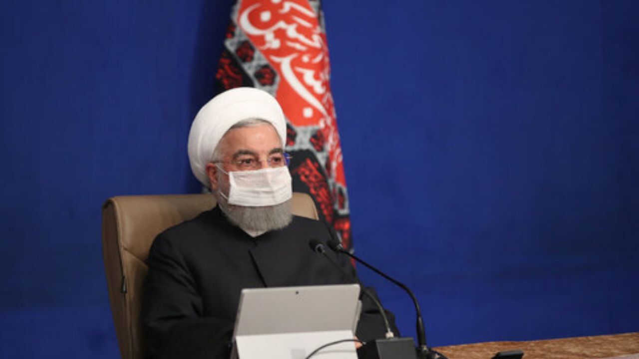 دو دست بیشتر نداریم؛ با یک دست با تحریم و با یک دست با کرونا مبارزه می‌کنیم؛ بنابراین نباید به جنجال‌ها و حاشیه‌ها اعتنا کنیم / شعار «آمریکا هیچ غلطی نمی‌تواند بکند» را به کرسی نشاندیم / هر کسی در آمریکا روی کار بیاید ناچار است در برابر ملت ایران تسلیم شو