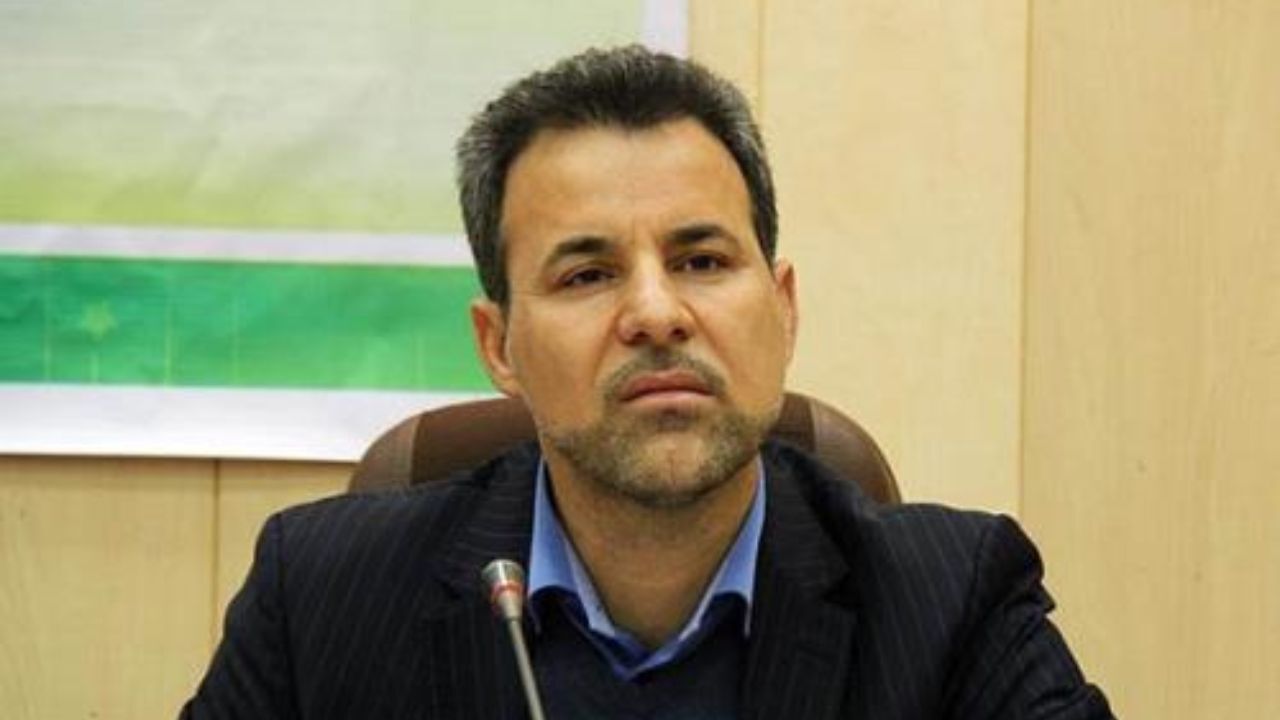 فرق احمدی‌نژاد و قالیباف در چیست؟ / میرزایی: قالیباف فقط می‌خواهد خودش دیده ‌شود