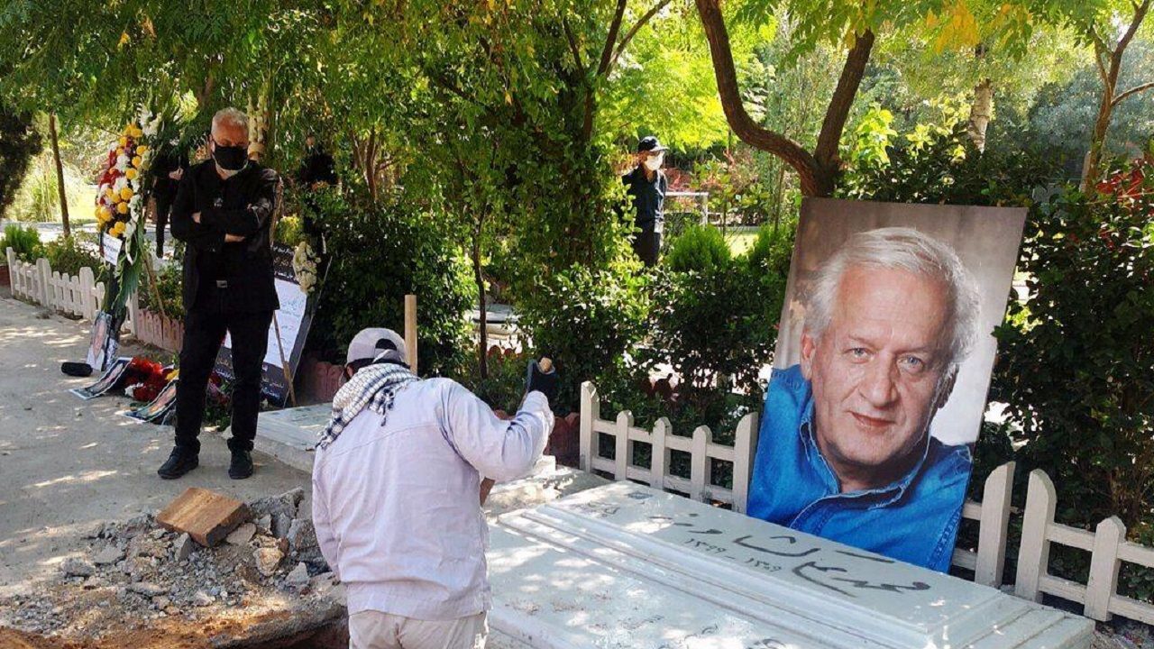 پیکر «اکبر عالمی» به خاک سپرده شد
