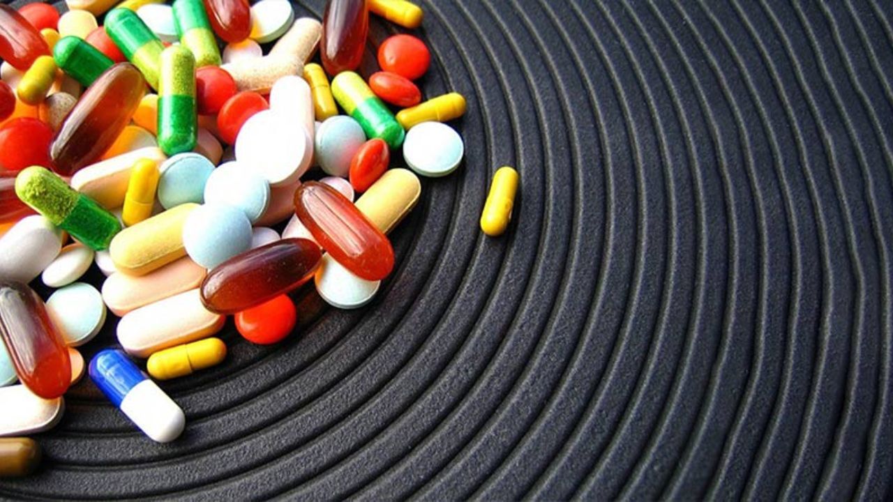 واکنش دانشگاه علوم پزشکی بقیه‌اللّه به ادعای نماینده مجلس درباره ارائه داروی کرونا