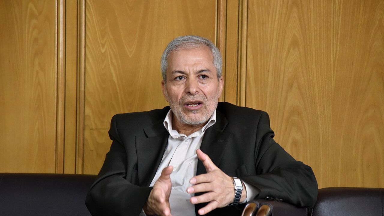 بعضی‌ها فکر می‌کنند که همه دنیا دیو هستند / با بانک‌ها و سازمان‌های بین‌المللی کار داریم‌