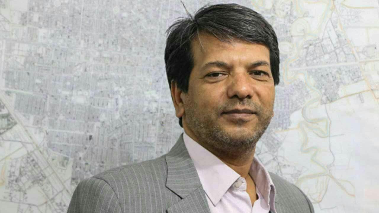شادمهر: توهین کردن در شأن نمایندگی مردم نیست