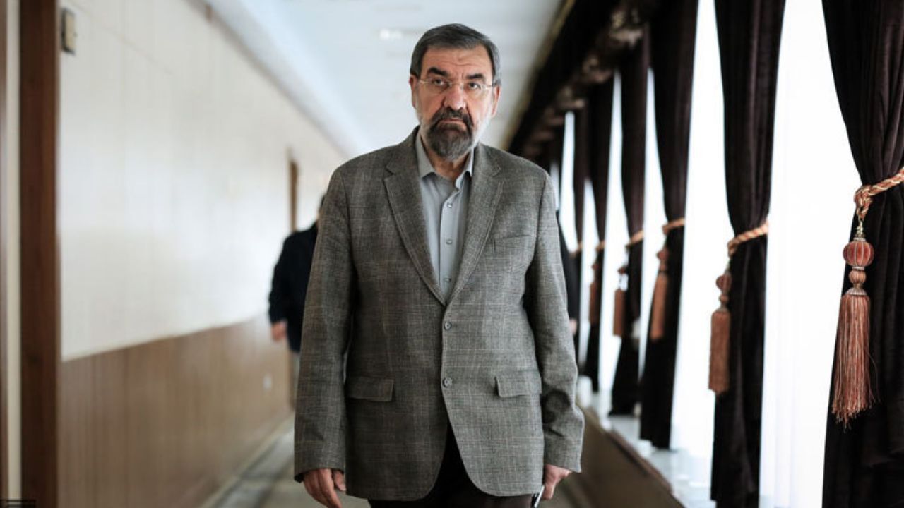 روزنامه حامی قالیباف مدعی شد: محسن رضایی با وعده‌های دلاری به استقبال انتخابات 1400 رفته است