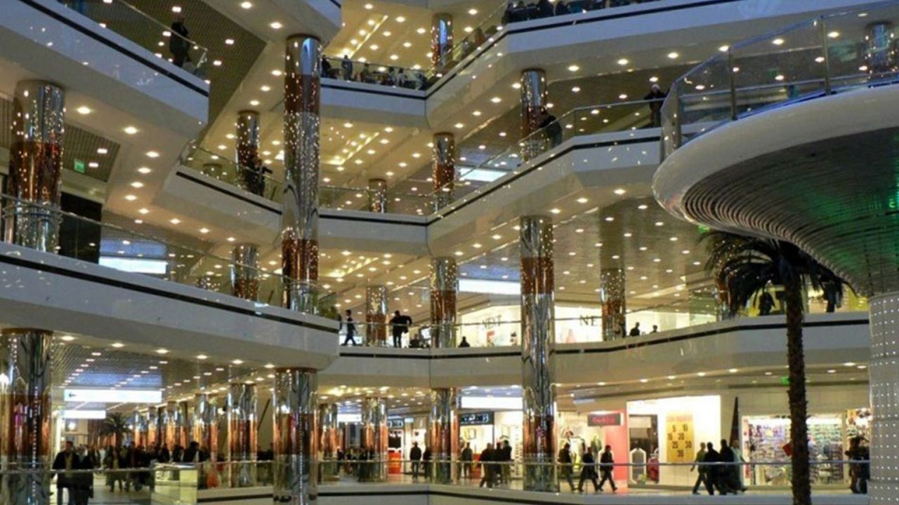 ممنوعیت سفر، پاساژها را شلوغ کرد