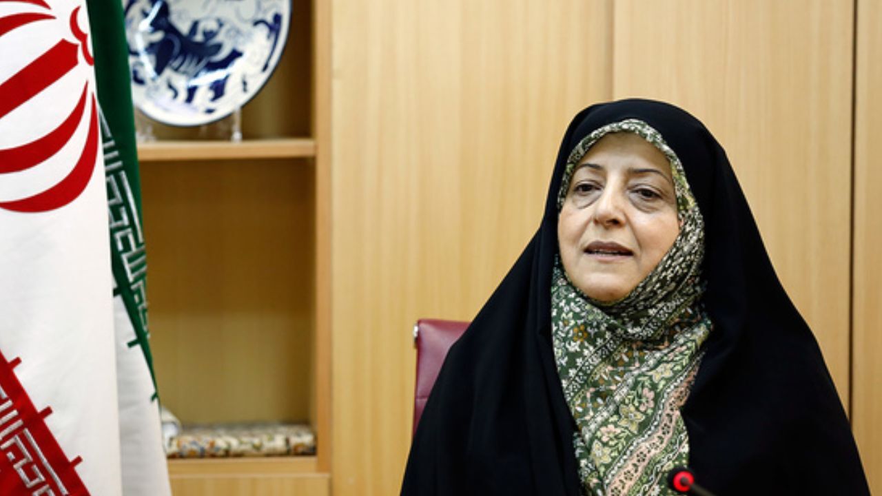 قول معاون رئیس‌جمهوری برای پیگیری ابطال مصوبه بکارگیری زنان و جوانان / ابتکار: نهایتا تا 2 ماه دیگر لایحه تامین امنیت زنان تصویب خواهد شد /  اینکه صرفا تاکید شود روحانی وزیر زن انتخاب نکرد، کمی ساده‌انگارانه است