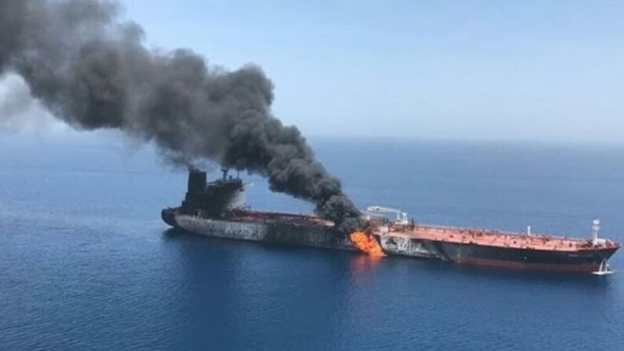 انفجار مین در یک نفتکش یونانی در بندر عربستان