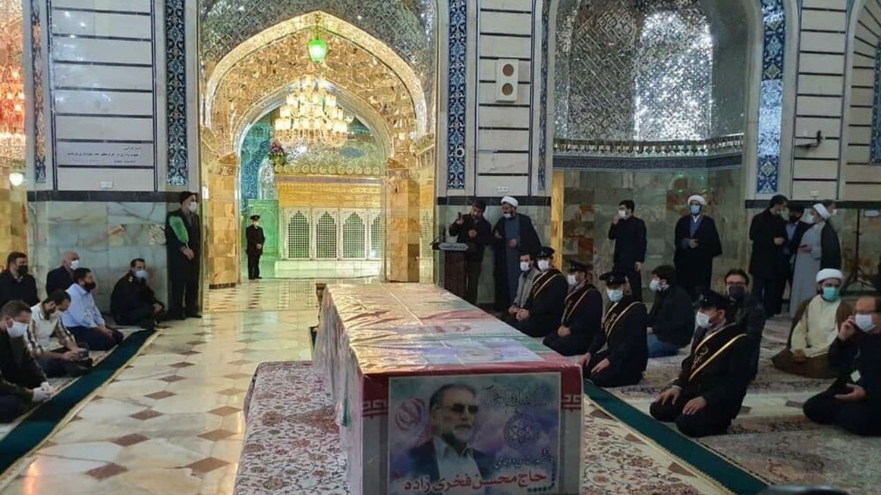 آیت‌الله نوری همدانی بر پیکر شهید فخری‌زاده نماز خواندند/ محل تدفین احتمالی امامزاده صالح (رض) تهران + عکس