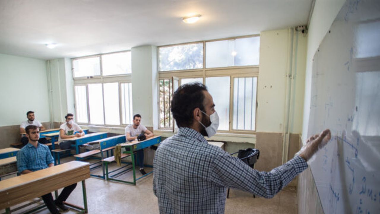 نمایندگان، نظام رتبه‌بندی معلمان را در برنامه هفتم تنفیذ کنند