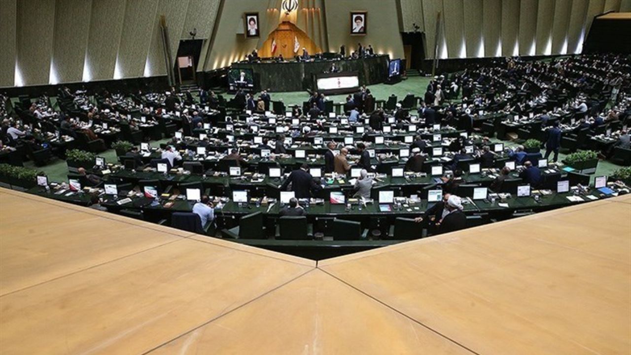 تلاش برای حذف دخالت دولت در تعیین افزایش حقوق کارگران