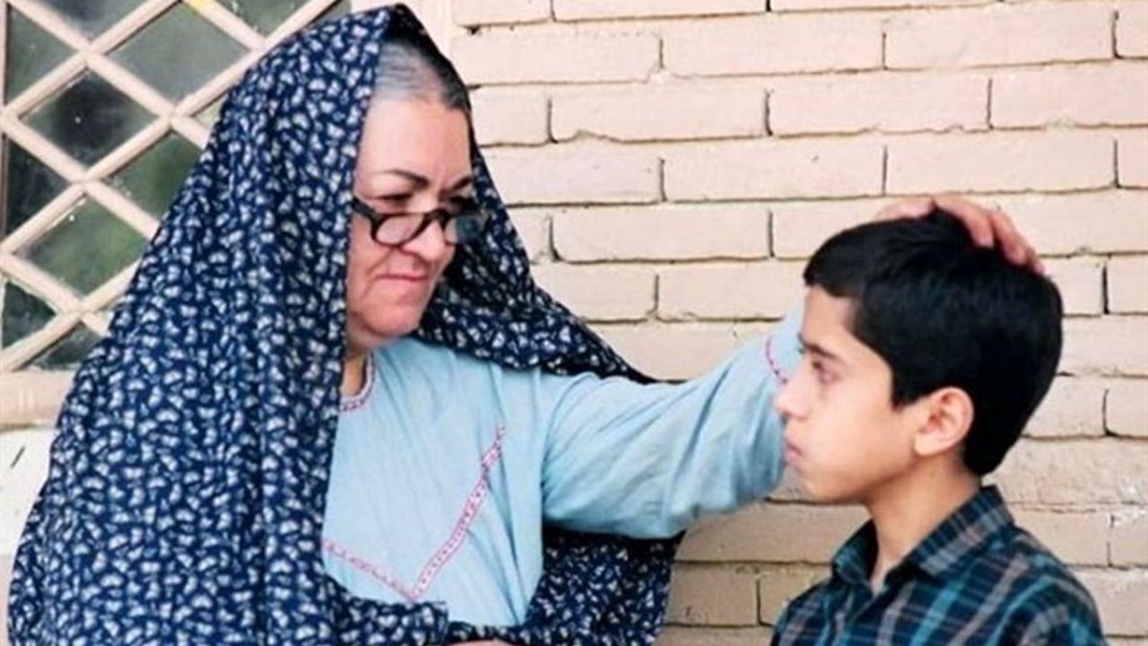 می‌خواهند از این راه بچه‌ها را نمازخوان کنند اما این موضوع بیشتر ضرر می‌زند / مجید به سنی نرسیده که نماز بخواند