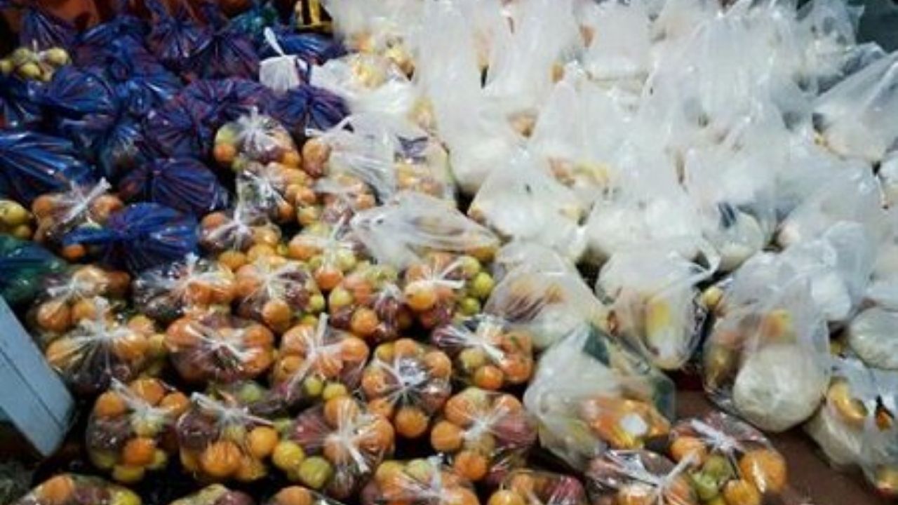 توزیع 2880 بسته شب یلدا ویژه خانواده های تحت پوشش