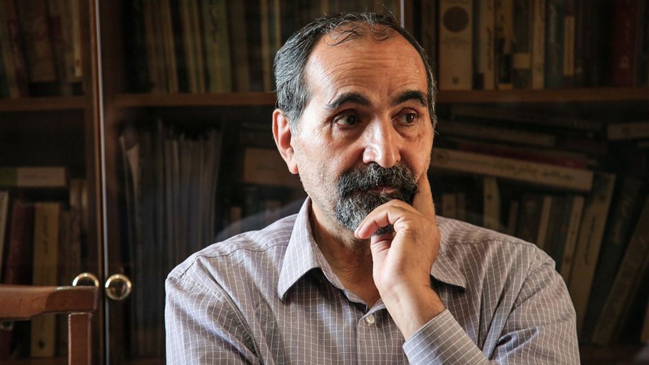 انتظار جامعه از نظامیان انتخاب چه الگویی است؟ / آزادارمکی: سردار سلیمانی میلی به مداخله برای سرکوب جناح سیاسی مقابل نداشت