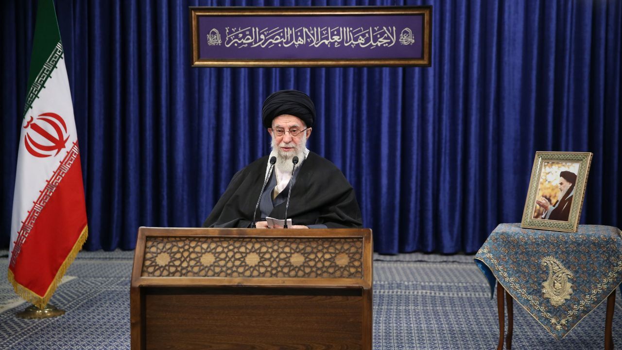آنچه آمریکایی‌ها می‌خواستند در سال 88 بر سر ایران بیاورند، سال 99 بر سر خودشان آمد / حضور ایران در منطقه ثبات‌آفرین است / غرب موظف است تحریم علیه ایران را فورا متوقف کند/ اقتصاد ما باید بگونه‌ای باشد که در صورت ادامه تحریم به مشکل نخوریم / ورود واکسن کرون