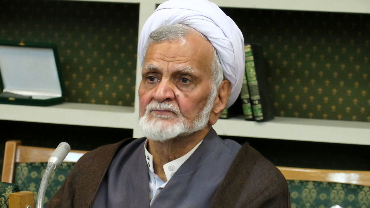 اسلام واقعی با اسلامی که اکنون زبانزد ماست چه فرق‌هایی دارد؟ / بی‌نمازی که آیت‌الله حائری پیشانی‌اش را بوسید!