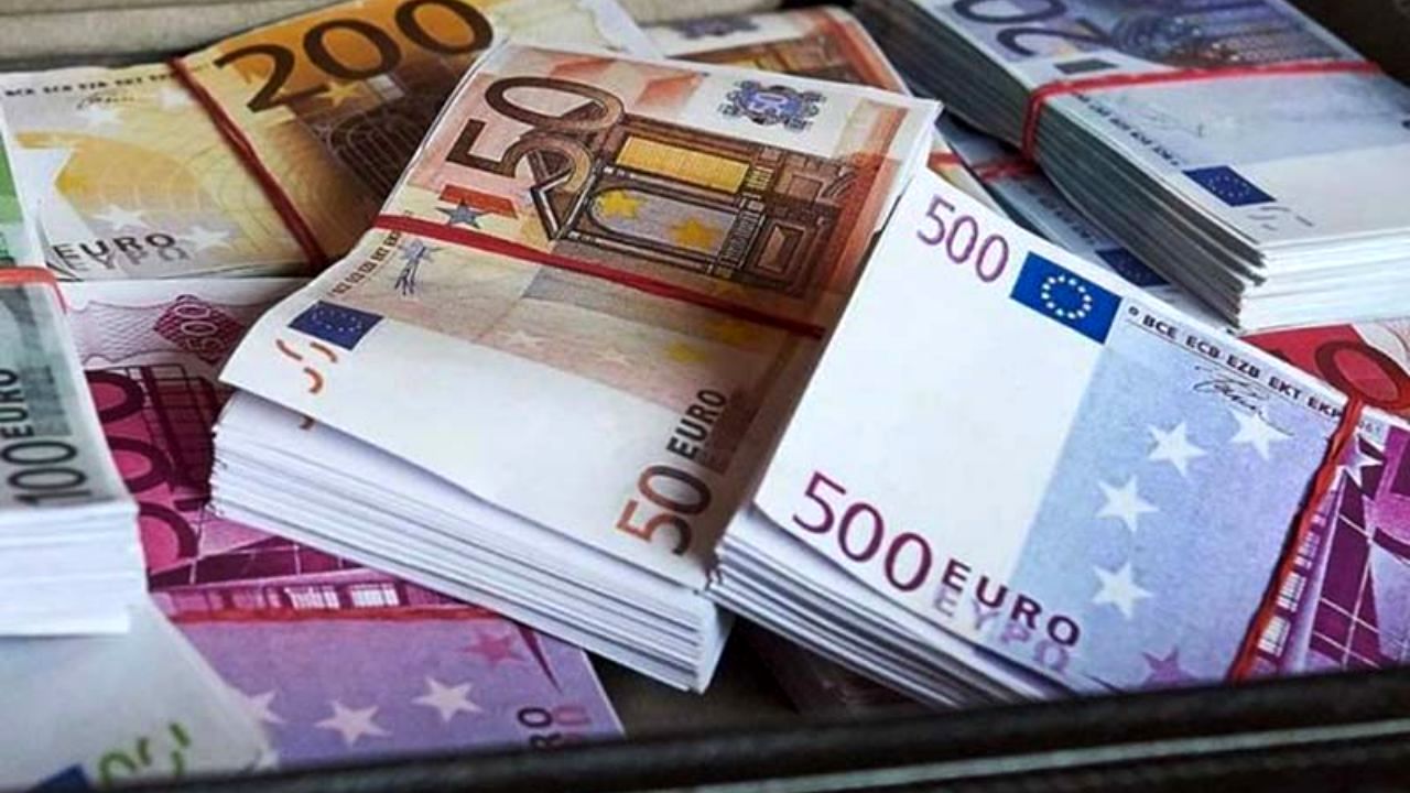 40 میلیارد یورو ارز صادراتی به چرخه اقتصاد بازگشته است/ ابلاغ فروش ریالی به عراق و افغانستان بزودی