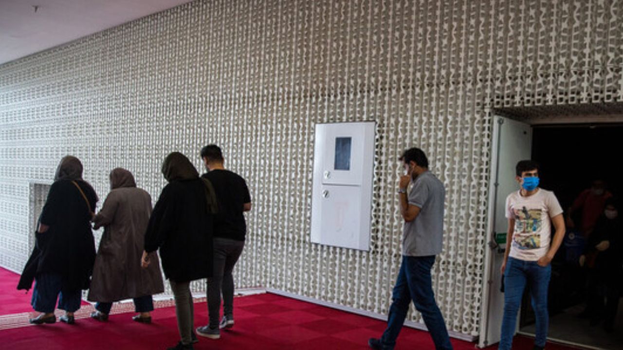 برگزاری جشنواره فجر در شهرهای آبی و زرد/ فروش بلیط اینترنتی و بررسی کد ملی مدعوین