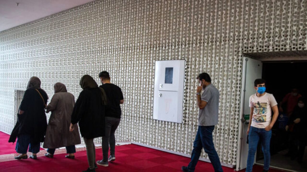 برگزاری جشنواره فجر در شهرهای آبی و زرد/ فروش بلیط اینترنتی و بررسی کد ملی مدعوین