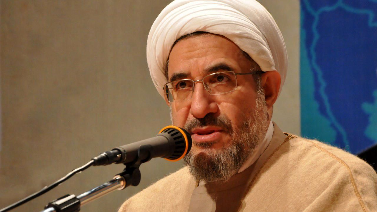 کسانی که ولایت فقیه را قبول ندارند، از فرمان خدا سر باز می‌زنند / عده‌ای که خود را از همه انقلابی‌ها، انقلابی‌تر می‌دانستند، با چند تحریم عقب نشسته و متزلزل شده‌اند