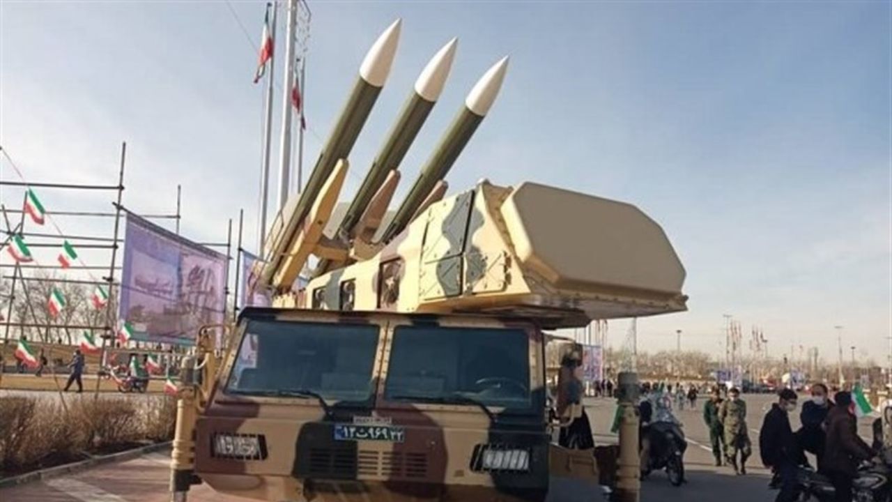 از شکارچی "گلوبال هاوک" در راهپیمایی 22 بهمن رونمایی شد