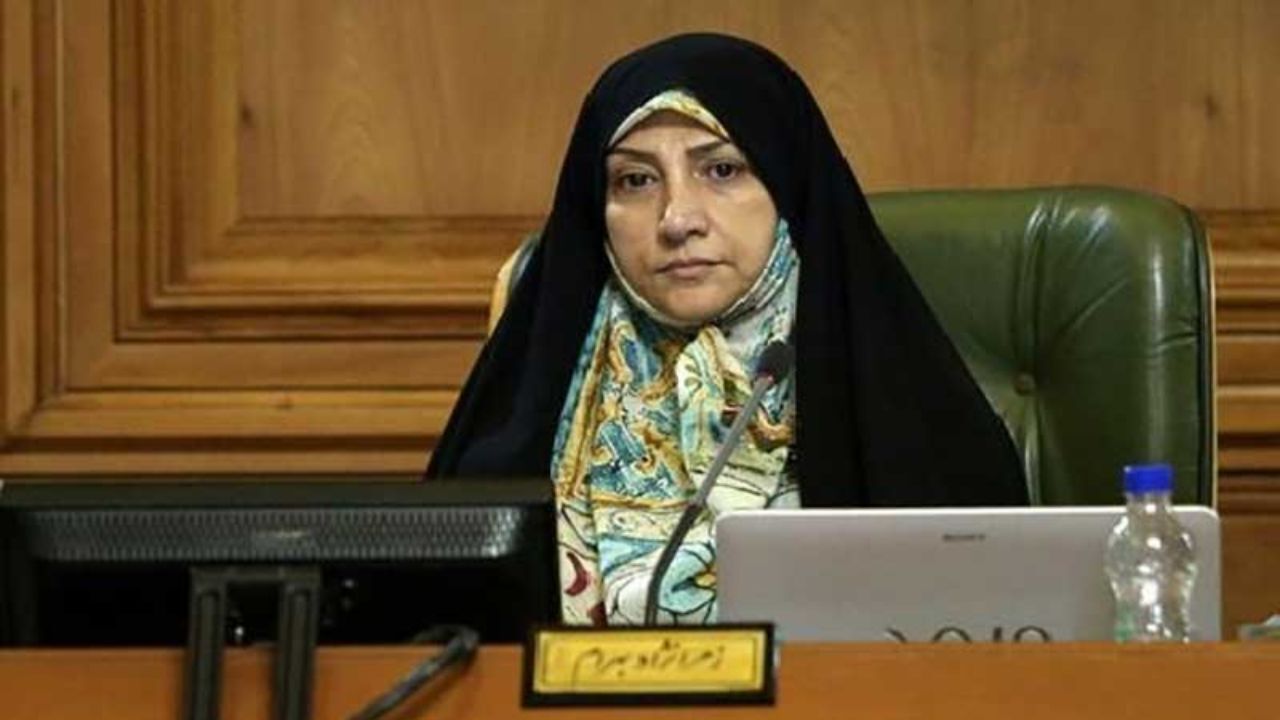 آرزوهای منطقه 6 تهران اجرایی و بنرهایش هم نصب شده است
