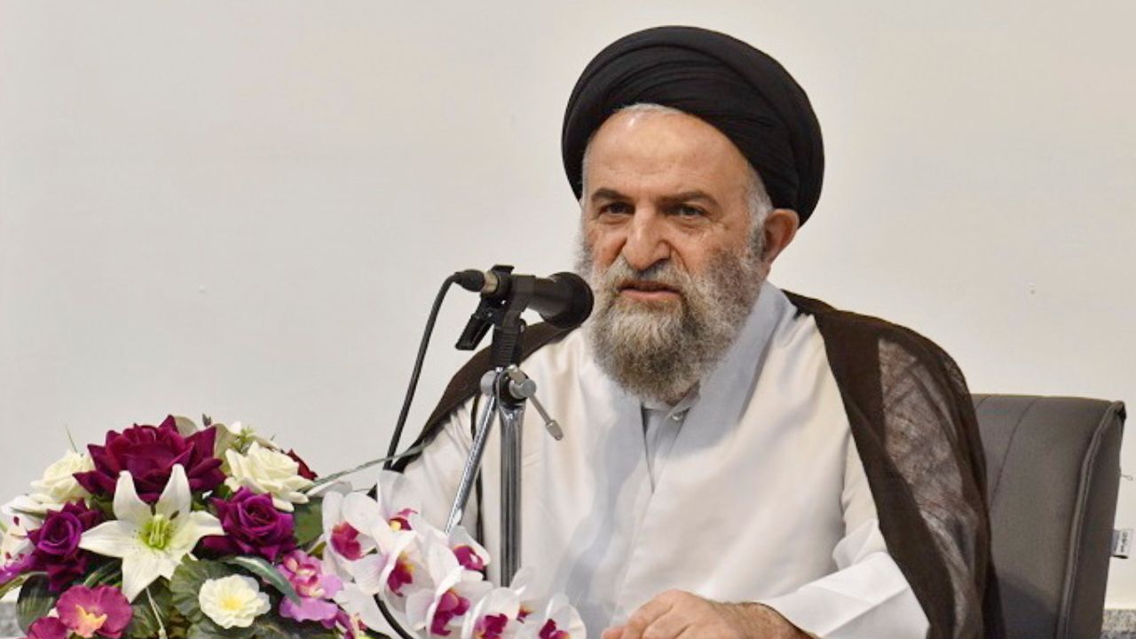 مقام و جایگاه افراد باید حفظ شود / در نقد از دایره اخلاق، ادب و انصاف خارج نشویم