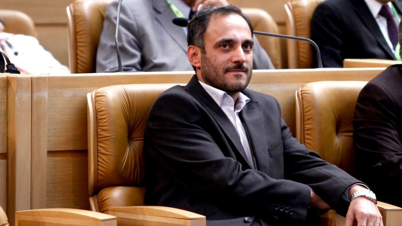 اگر اشخاص به جهت حفظ منافع خود مانع رشد اقتصاد کلان استان گیلان و منطقه آزاد شوند؛ فساد، تخلفات و ناکارآمدی‌شان را برملا خواهم کرد