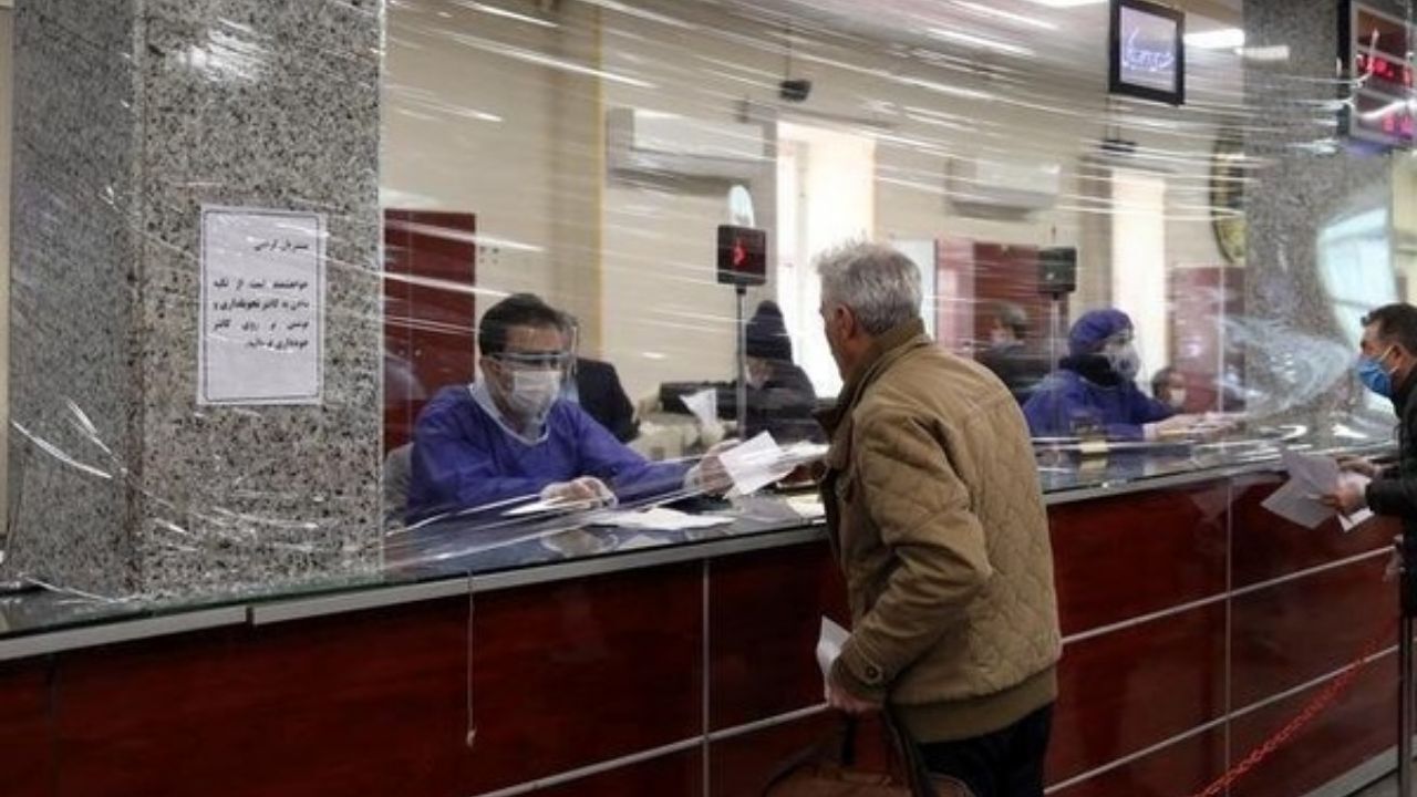 افزایش تمایل به نگهداری پول نقد به جای سپرده‌های بانکی