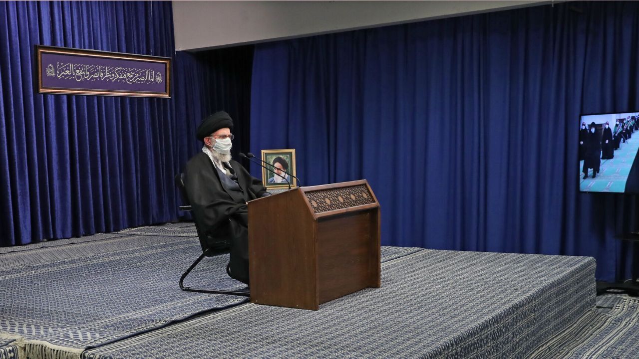 جمعی از مردم آذربایجان شرقی با رهبر انقلاب دیدار کردند