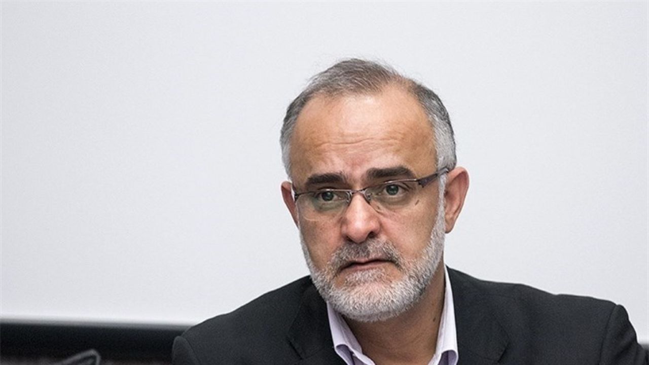 عزیزی خادم با استعفای مهدی محمدنبی موافقت کرد