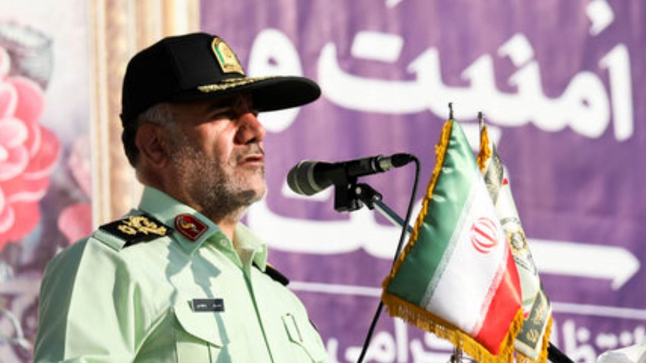 محدودیت های نوروز هفته آینده اعمال می شود/ کشف بیش از 300هزار داروی تقلبی کرونا و آنسولین/ آماده باش پلیس برای چهارشنبه آخر سال/ زمان شروع منع تردد شبانه همچنان ساعت 9شب است