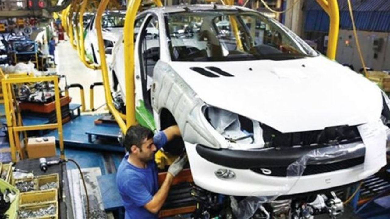احتمال ورشکستگی خودروسازها در سال 1400 بالاست