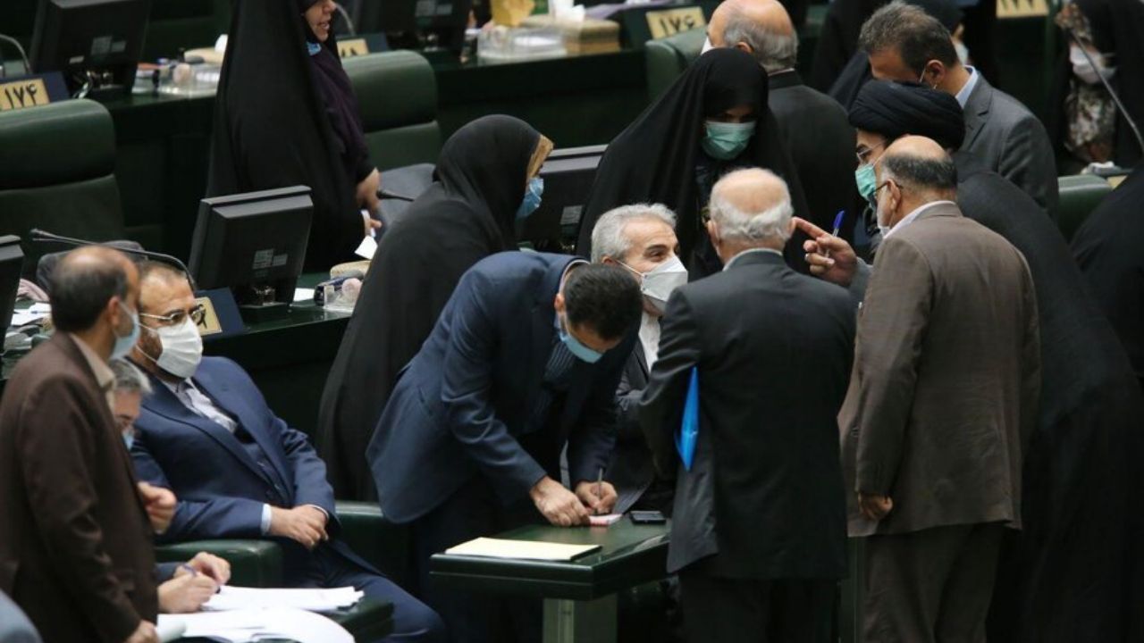 مجلس با فروش میعانات گازی با استفاده از ضمانت بانکی موافقت کرد