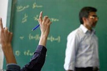 اعتراض به شوخی با معیشت معلمان؛ اگر امروز شوخی با حقوق معلمان خنده می‌آورد فردا باید منتظر گریه برای آینده آموزش کشور بود
