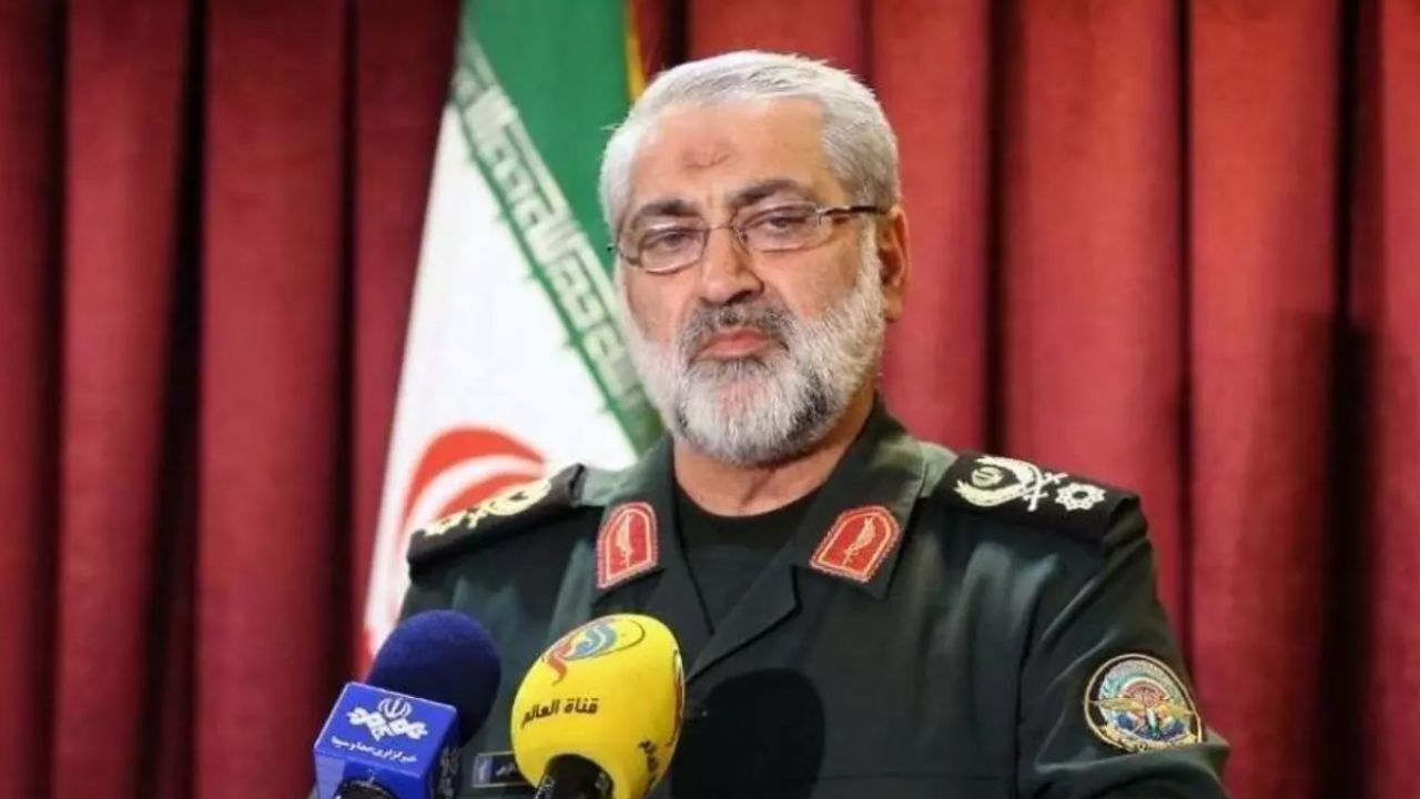 سردار شکارچی: حذف خدمت سربازی معنی ندارد / حق و حقوق سربازها را بدهید، حرفه‌ای کردن آنها با ما
