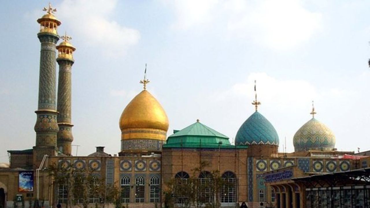 درب های حرم حضرت عبدالعظیم تنها از ساعت 7 صبح الی 19 باز است