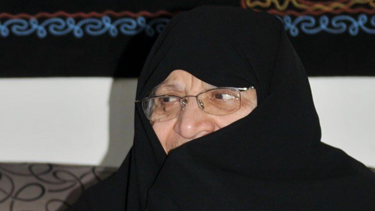 همسر شهید نواب صفوی درگذشت