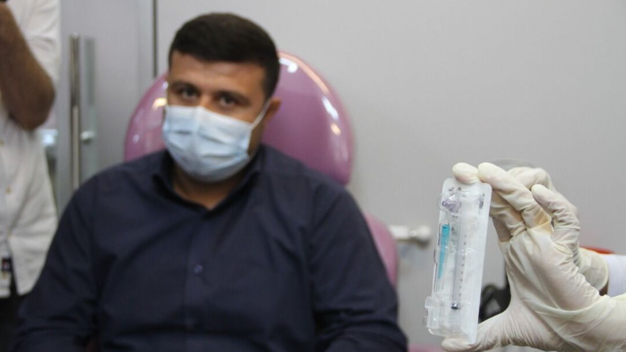 تزریق دوز استنشاقی واکسن «رازی کووپارس» آغاز شد