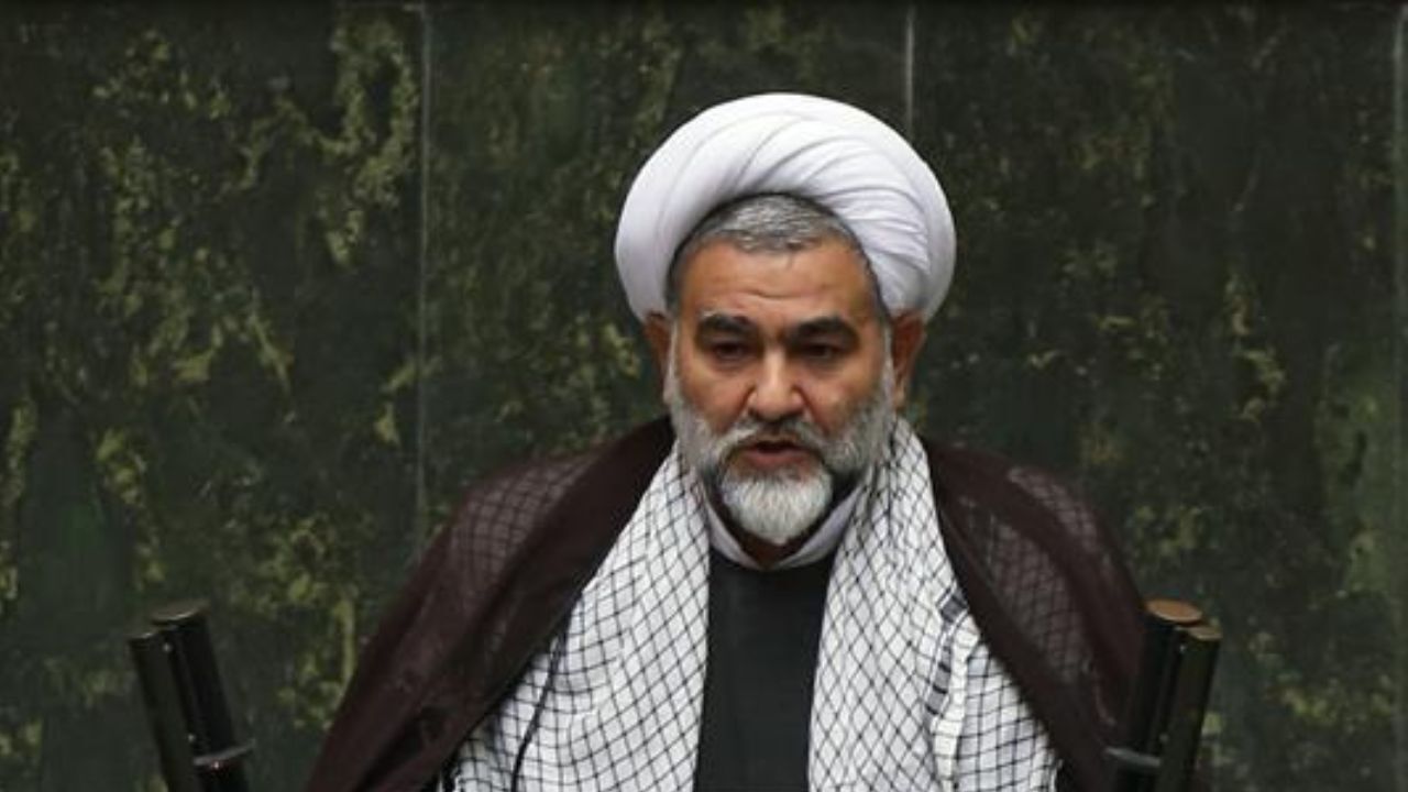 دلار از معاملات اقتصادی حذف شود