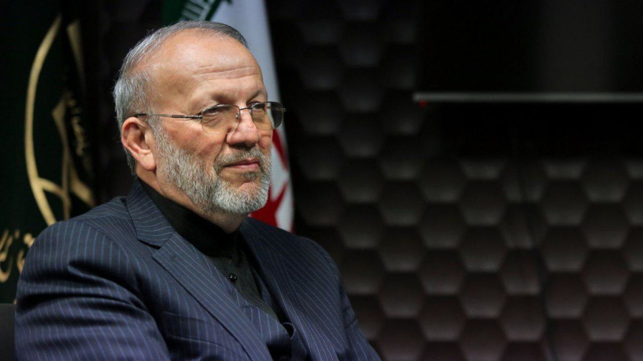 شورای وحدت با نامزدی که متقاضی کاندیداتوری است مصاحبه می کند و او را به چالش می‌کشد/ برای ورود زنان به انتخابات، قانون اساسی ملاک است