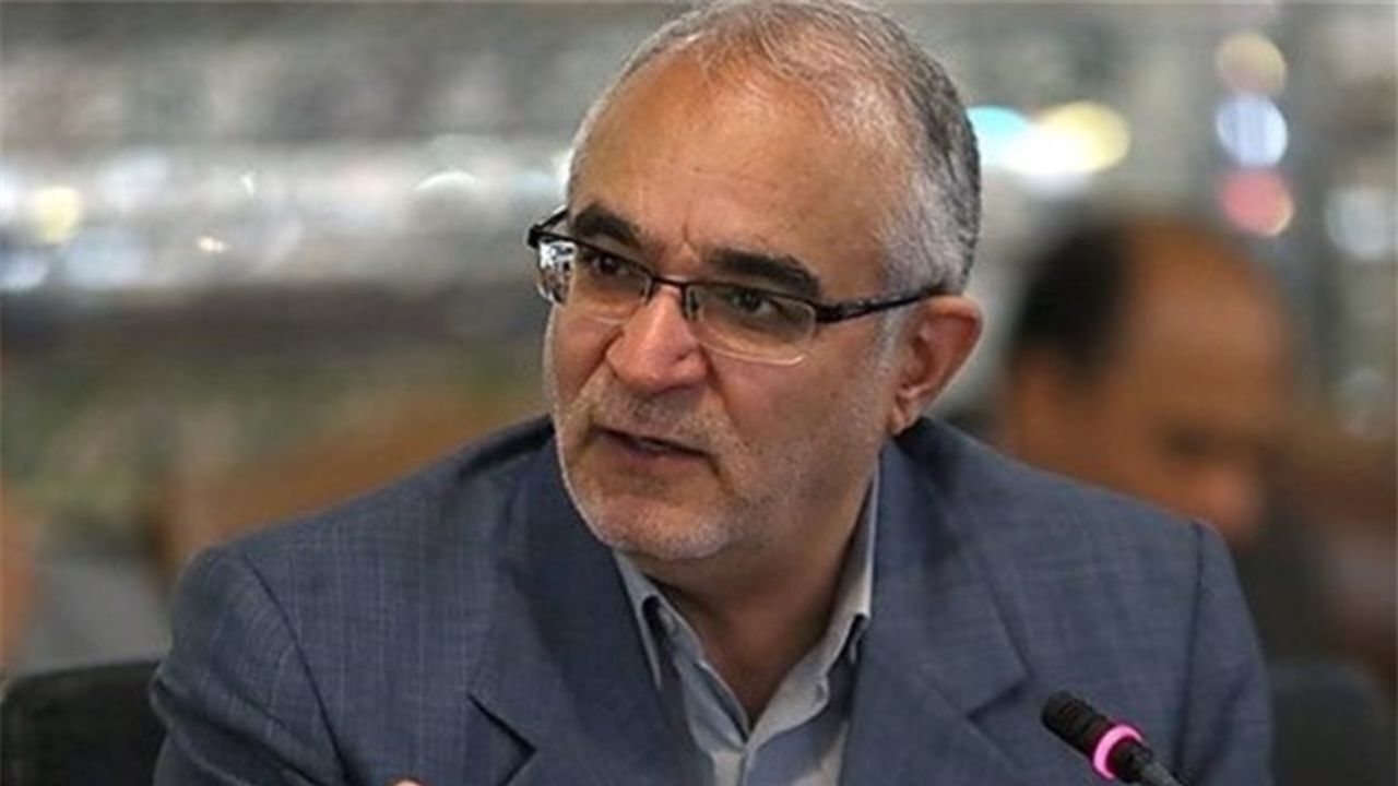دستمزدها کفایت زندگی یک کارگر را نمی‌دهد