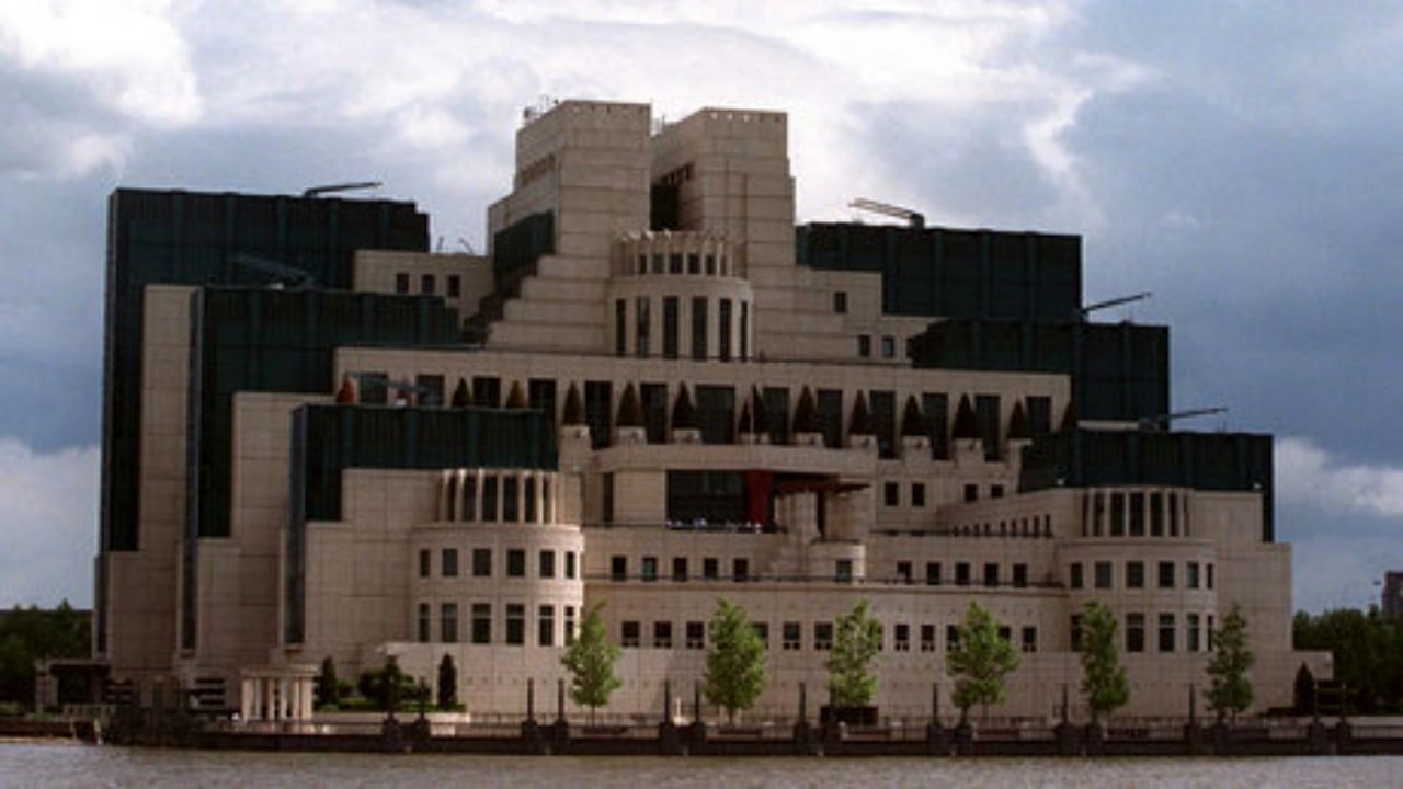 MI5 از مدراس جاسوس جذب می‌کند