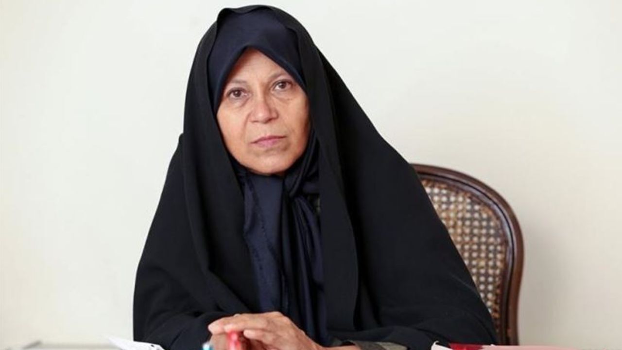 فائزه هاشمی: عصبانیت من از دولت بیشتر از عصبانیتم از اصولگرایان است / اصلاح‌طلبی برای تغییر بود؛ نه توجیه