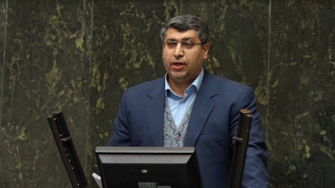اصولگرایان فکر می‌کنند به راحتی می‌توانند صحنه را ببرند