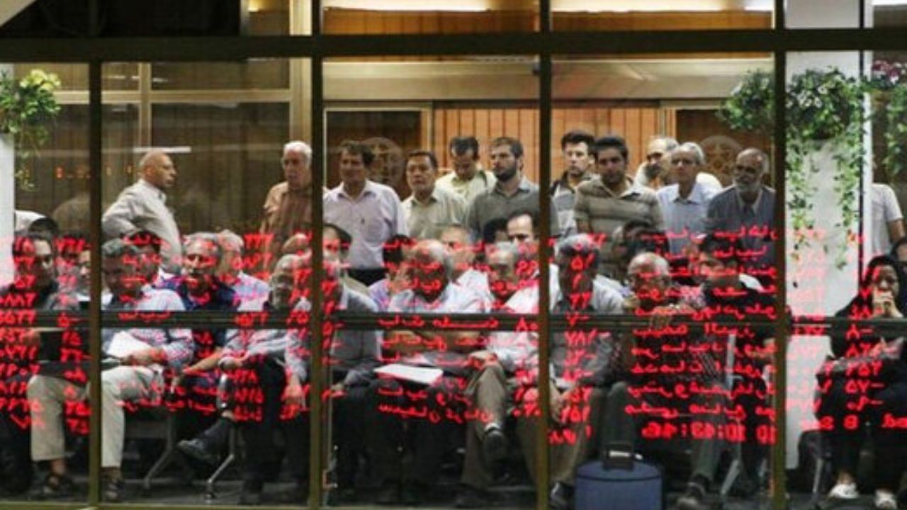 دولت از سهم‌های بزرگ، متوسط و کوچک حمایت کند / دولت از رفتارهای هیجانی که سهامداران خُرد را متضرر می‌کند جلوگیری کند