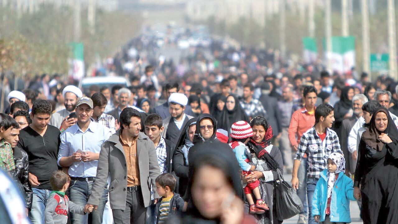 بیش از 9 میلیون جوان در سن ازدواج و مجرد هستند