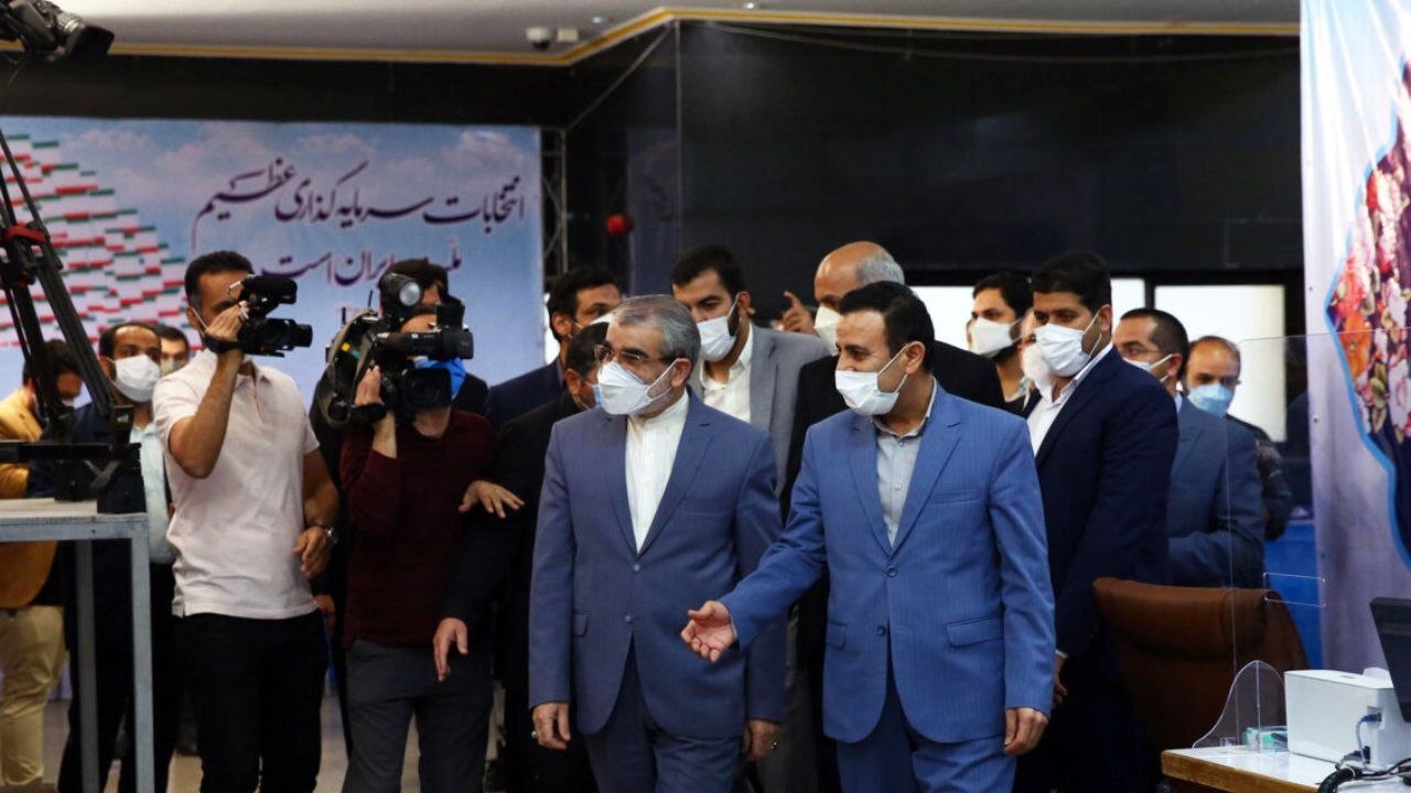 بازدید سخنگوی شورای نگهبان از ستاد انتخابات کشور / کدخدایی: امسال جشنواره ثبت‌نام نداشتیم