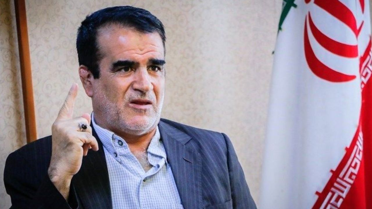 رقابتی وجود ندارد که بگوییم برنده کیست