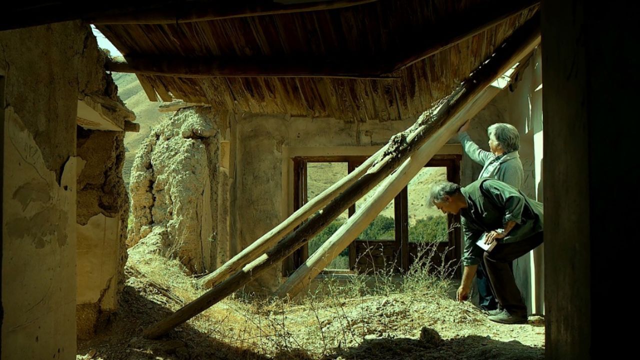 جایزه «بهترین فیلم بلند » و «بهترین فیلم‌برداری» یک فستیوال کانادایی برای «ما که هستیم؟»