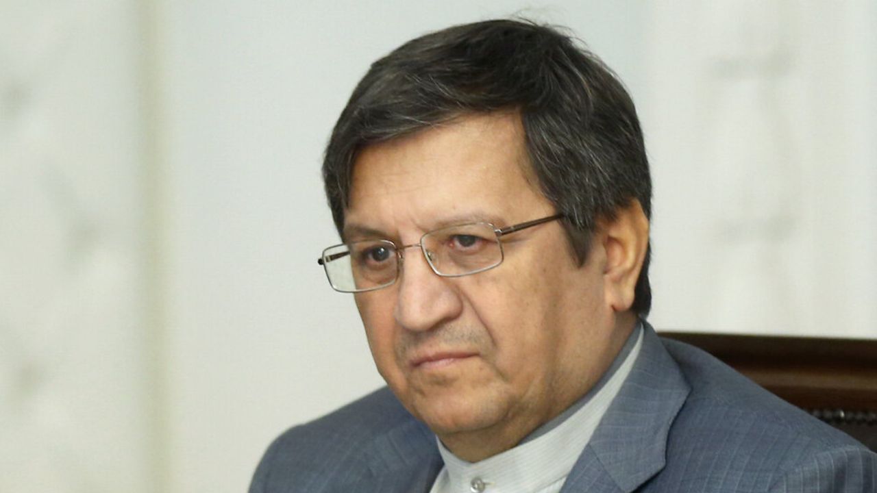 کیهان: اختلاف روحانی و همتی جنگ زرگری است