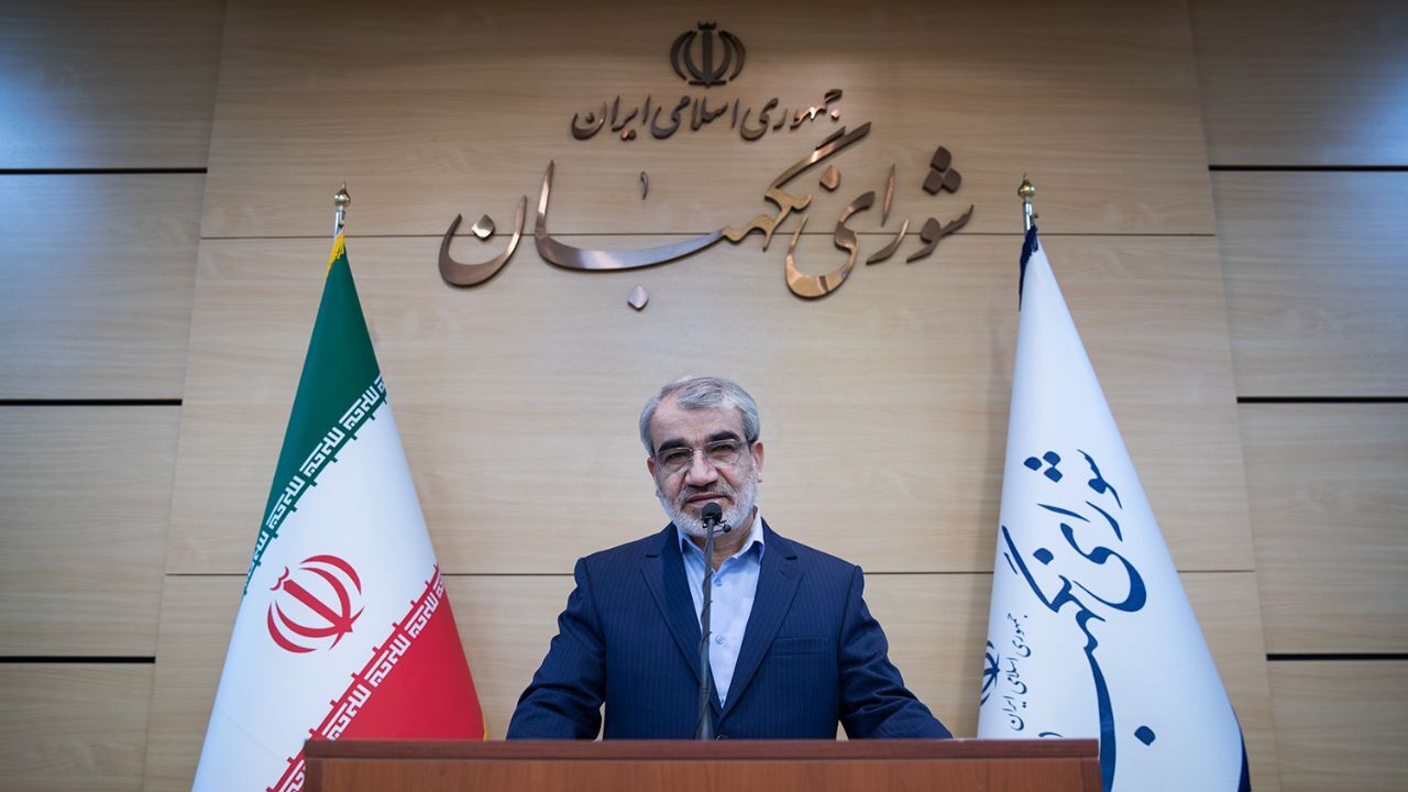 پاسخ کدخدایی به درخواست علی لاریجانی + عکس